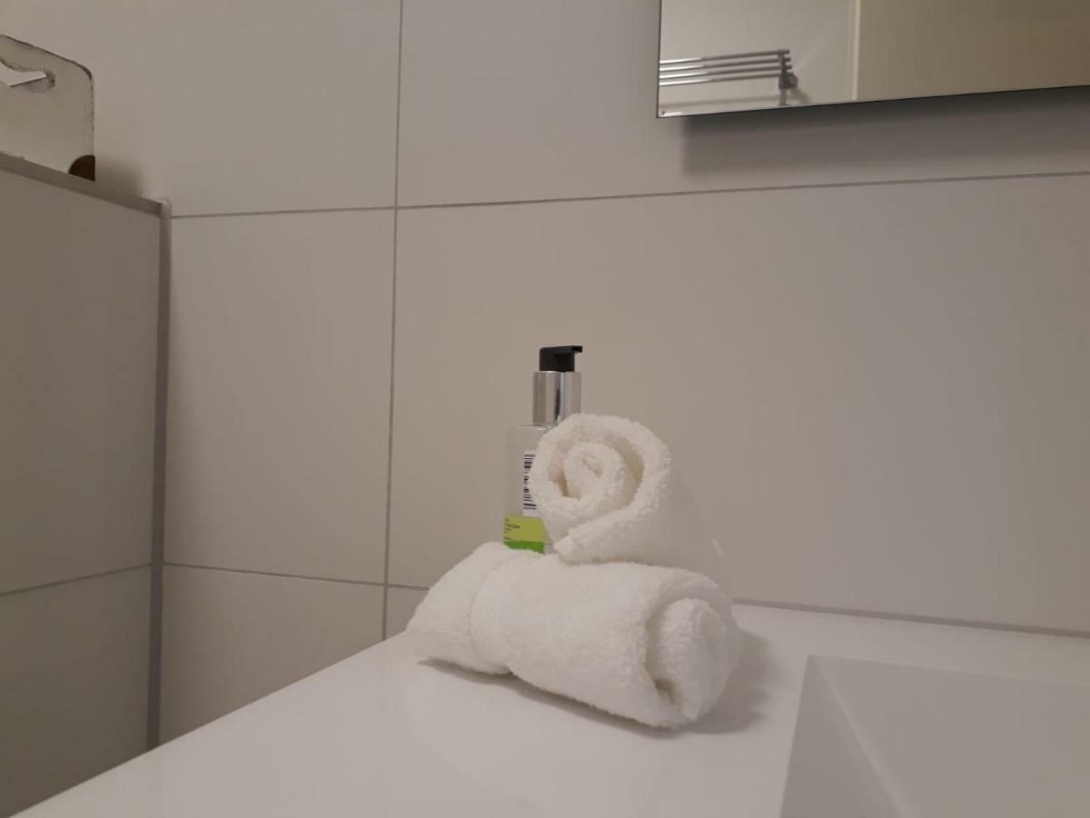 Petit Bagage 2019 Neueroeffnung Apartment Sankt Augustin Ngoại thất bức ảnh